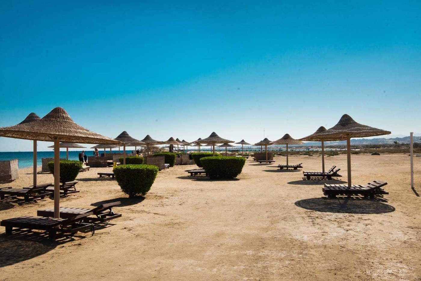 Shams Alam Beach Resort Abu Ghusun ภายนอก รูปภาพ